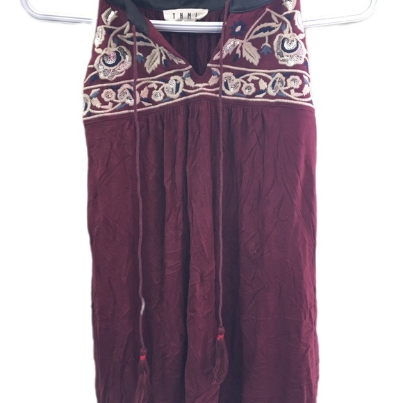 Embroidered Burgundy Sleeveless Top - Picture 5 of 9